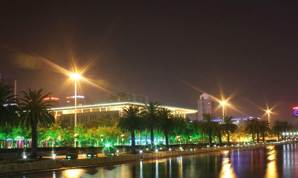 广场丝瓜污污视频照明夜景效果图