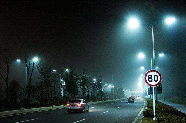 东莞丝瓜视频免费看照明LED路灯在雨雾季节增强道路安全的优势