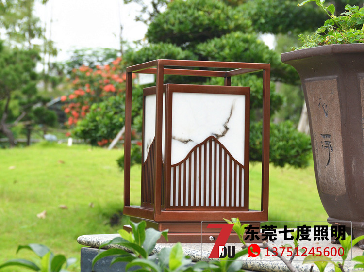 丝瓜视频免费看不锈钢镀铜拉丝草坪灯\柱头灯安装效果实拍